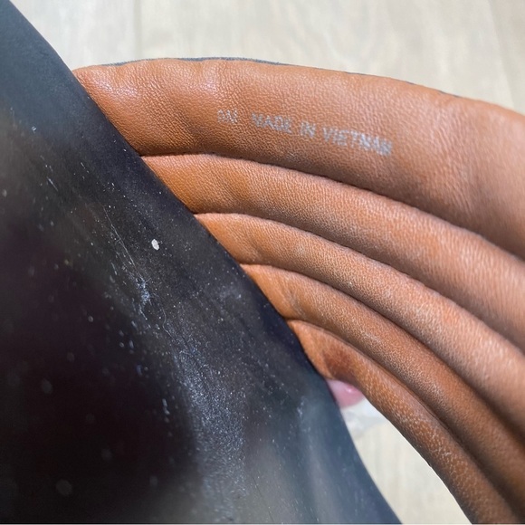 Tory Burch Black Leather quilted stripe slides Size 9 - Picture 6 of 7